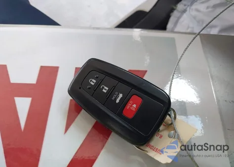 2018 Toyota Camry Xle z USA, uszkodzony, nr VIN 4T1B11HK3JU057316